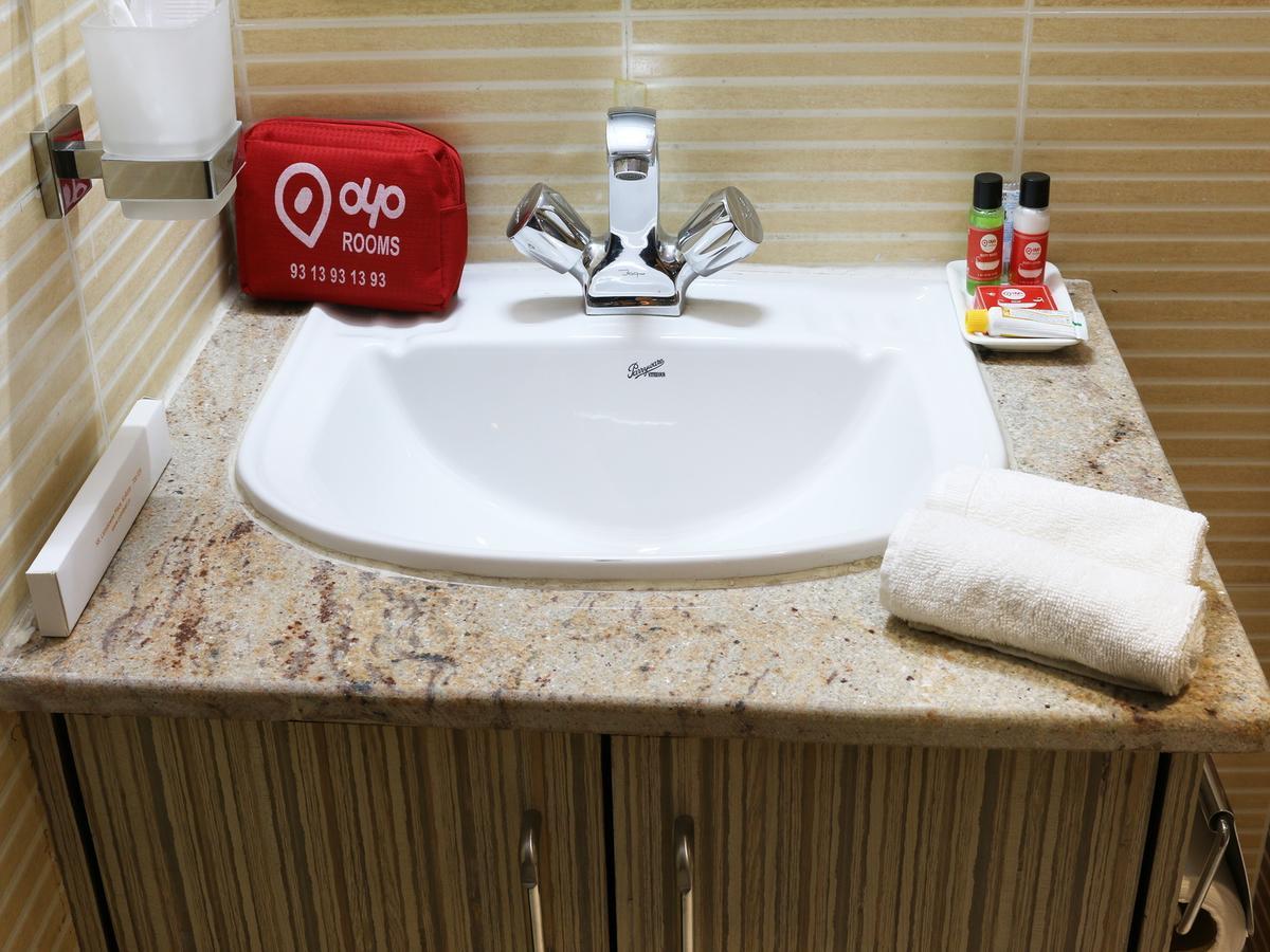 Oyo 662 Hotel Comfotel Calcutta  Esterno foto
